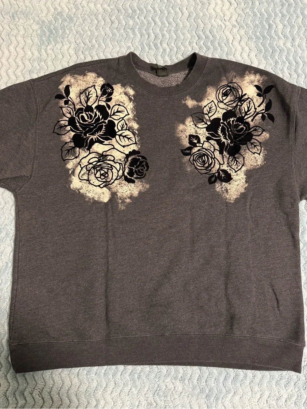 Women’s Charcoal Gray Floral Crewneck Sweater - Black Velvet Rose Print